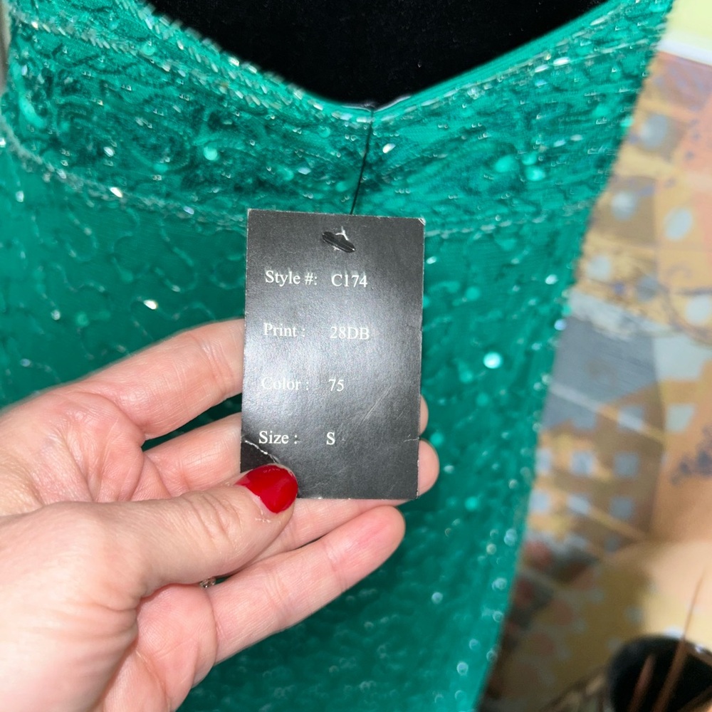 Gorgeous Evening Dress- Beautiful Emerald Green. Great For A Formal Christmas! - Picture 5 of 8